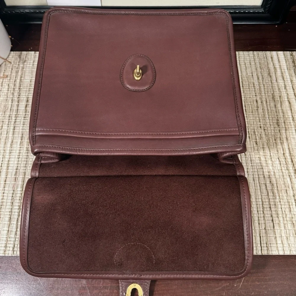 ❤️SOLD❤️Vintage Coach Mahogany Willis Bag 9927 Pristine - Picture 3 of 12